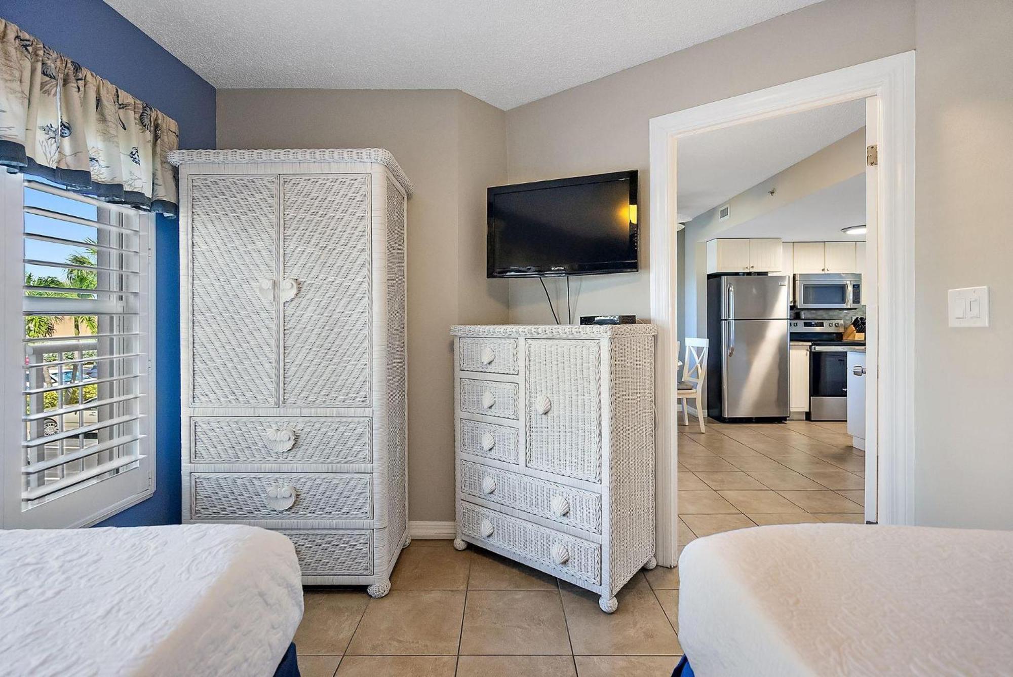 Open - Loads Of Extras & Amenities/waterfront/a+ Location St. Pete Beach