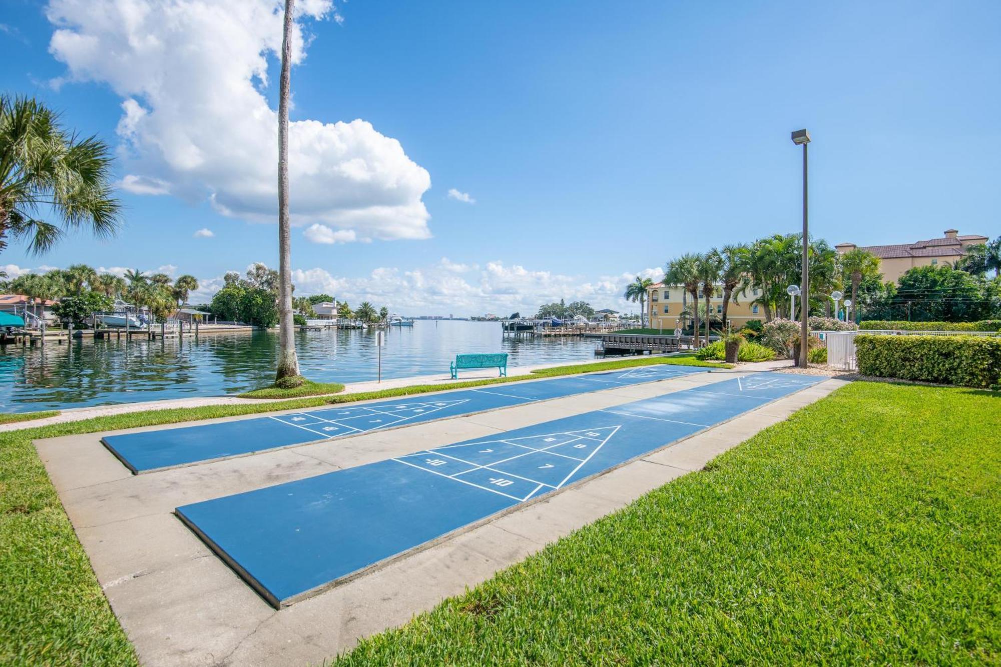 Open - Loads Of Extras & Amenities/waterfront/a+ Location * St. Pete Beach
