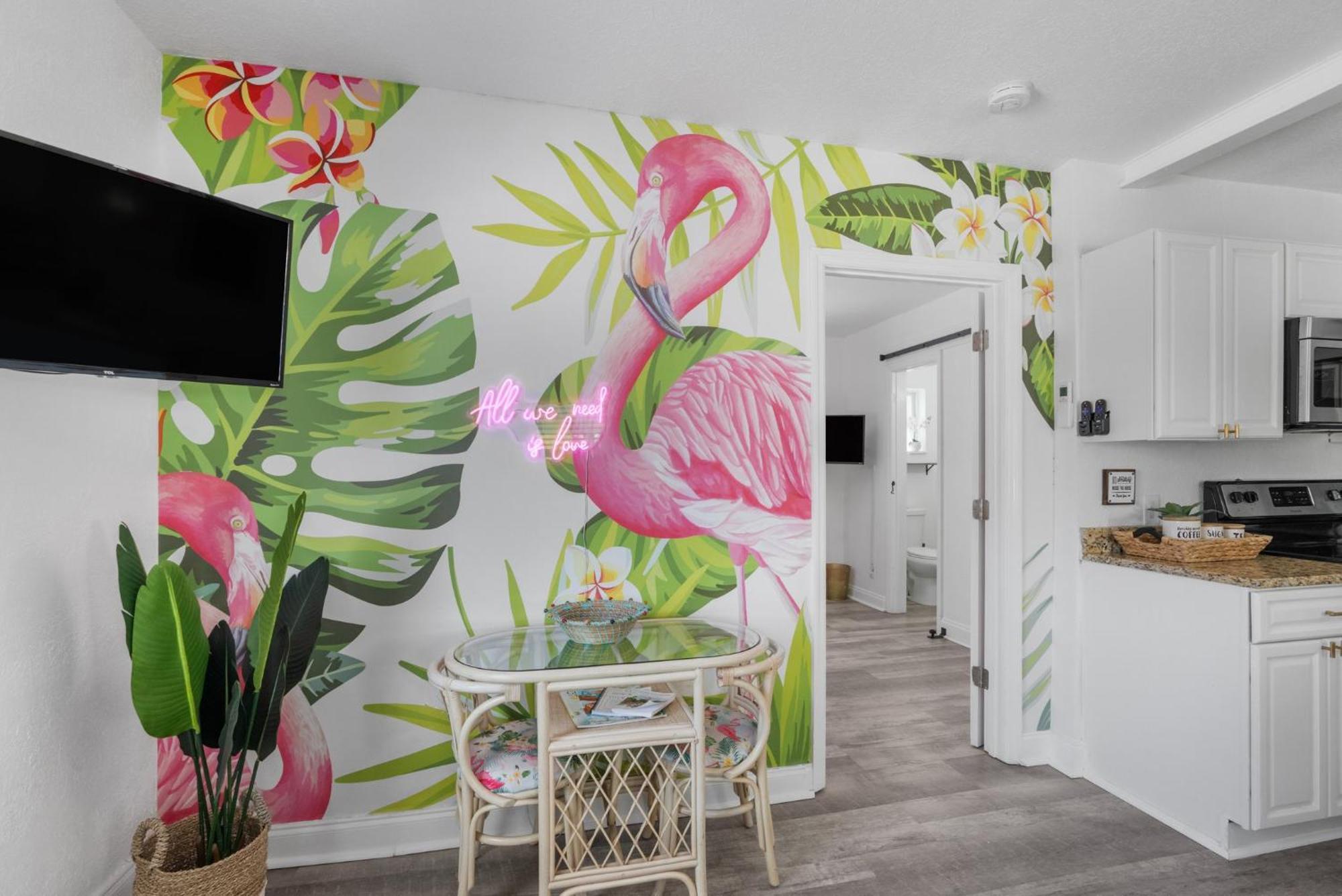 Let's Flamingle In St Pete Private Funky Apartment