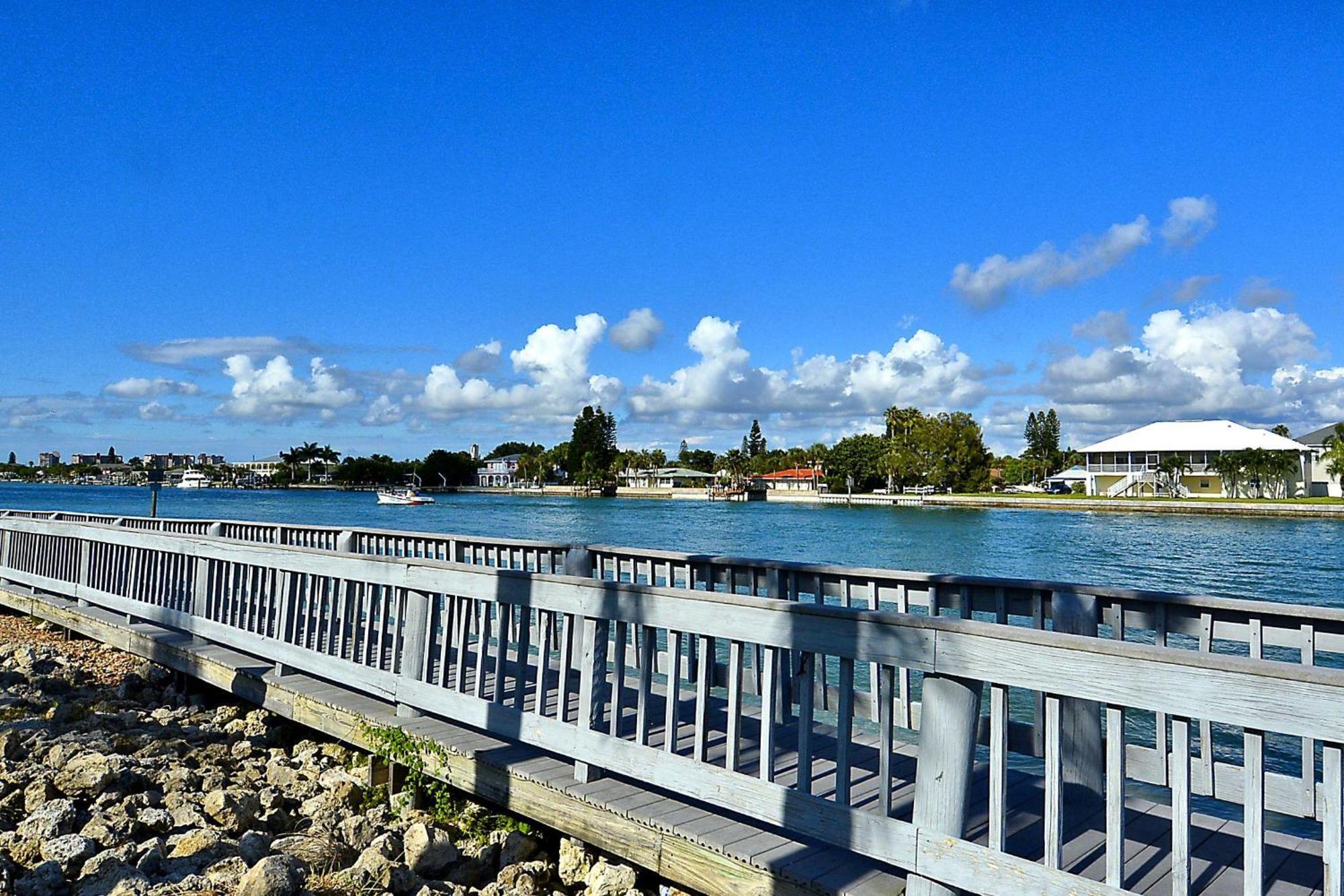 Land's End 4-206 Bay Front - Premier Holiday home St. Pete Beach