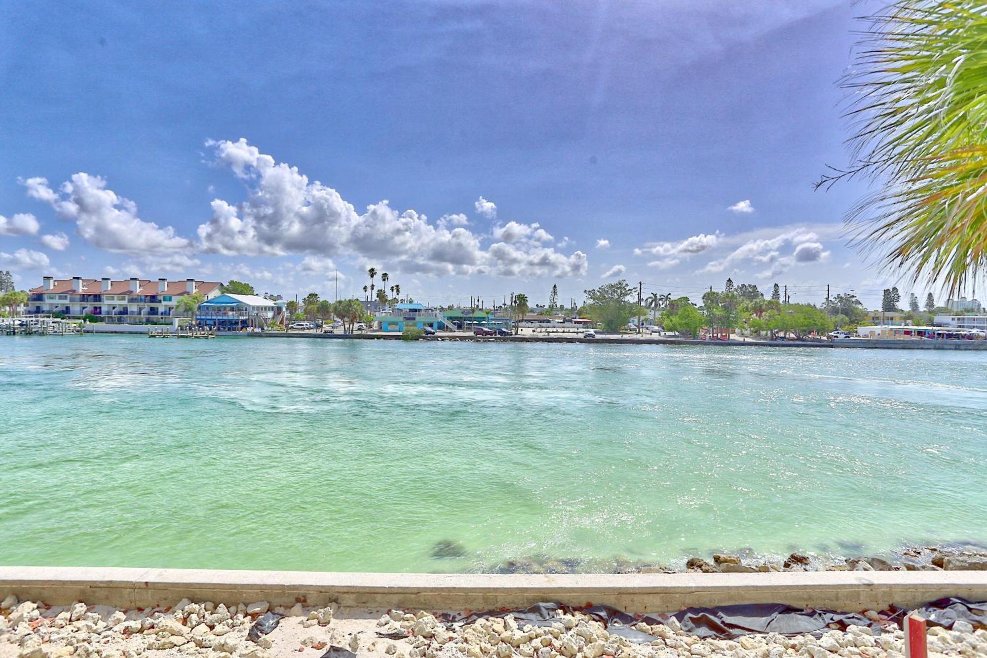 Land's End 4-206 Bay Front - Premier Holiday home St. Pete Beach