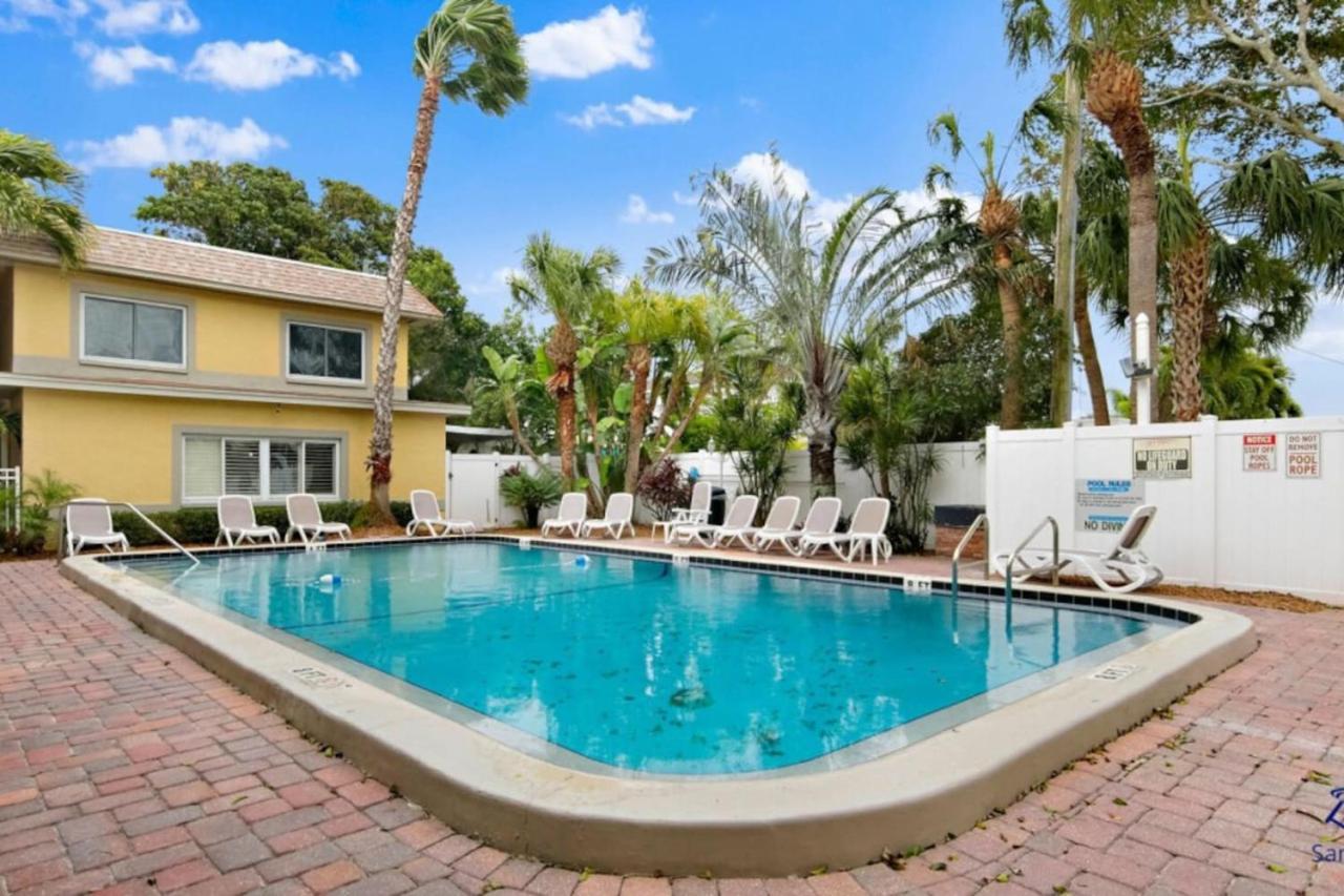 Holiday home Waves 16 1 Bedroom Paradise With Heated Pool In St. Pete Beach