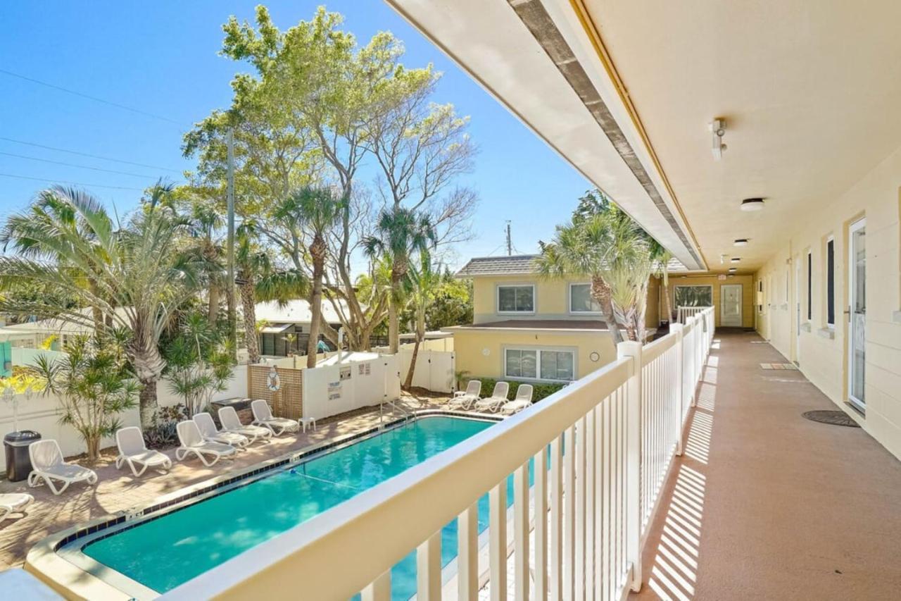Holiday home Waves 16 1 Bedroom Paradise With Heated Pool In St. Pete Beach