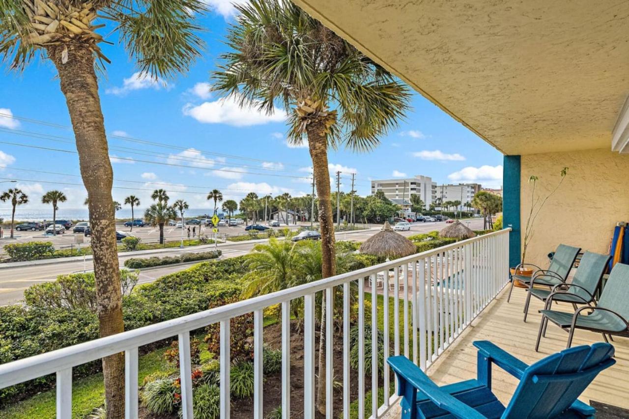 Holiday home La Coquina 101 Charming 2bd 2ba Across From The St. Pete Beach