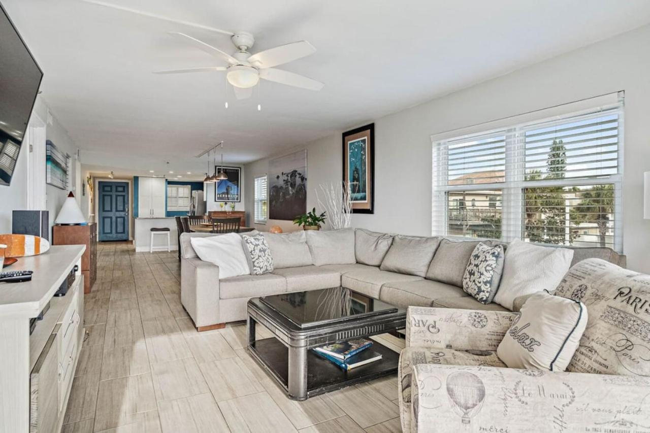 La Coquina 101 Charming 2bd 2ba Across From The St. Pete Beach