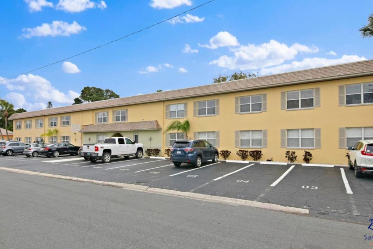 Holiday home Waves 14 Beautiful 1 Bedroom With Pool St. Pete Beach