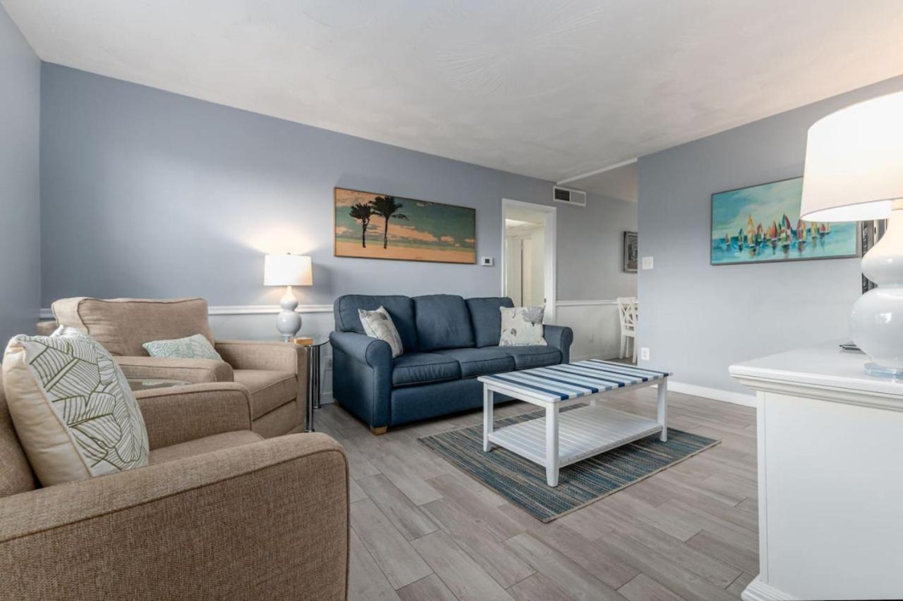 Friendly Native Retreat 2bd 1br Walk To St. Pete Beach
