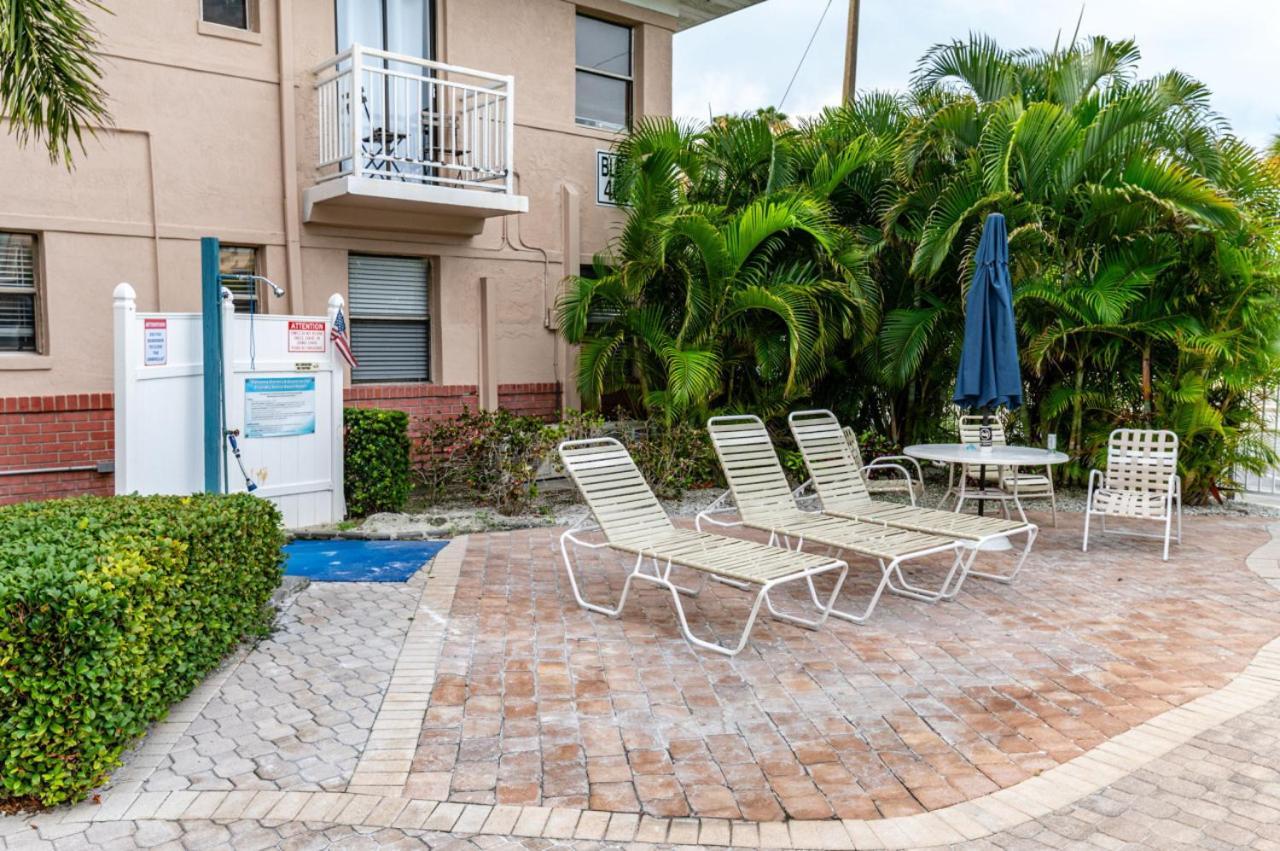 Friendly Native Retreat 2bd 1br Walk To Holiday home St. Pete Beach