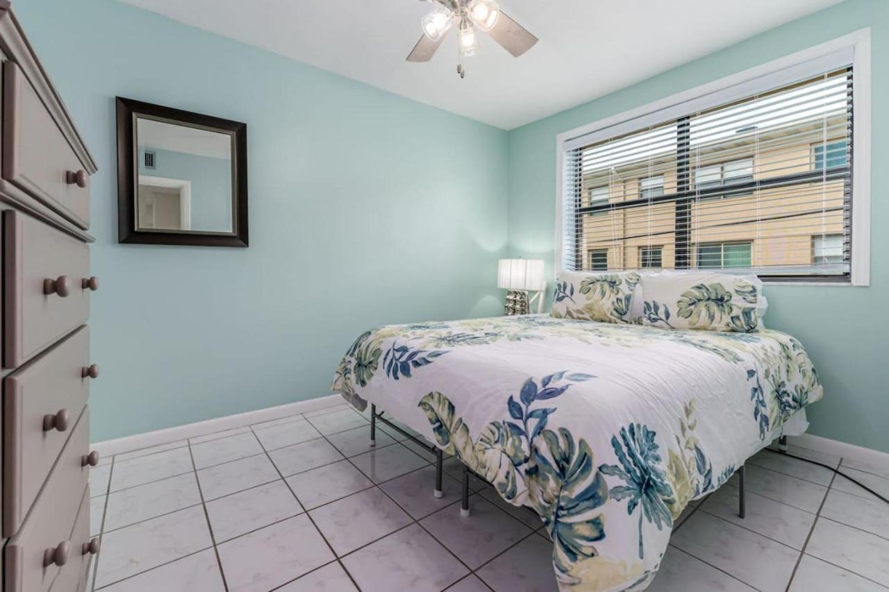 Holiday home Friendly Native Retreat 2bd 1br Walk To St. Pete Beach