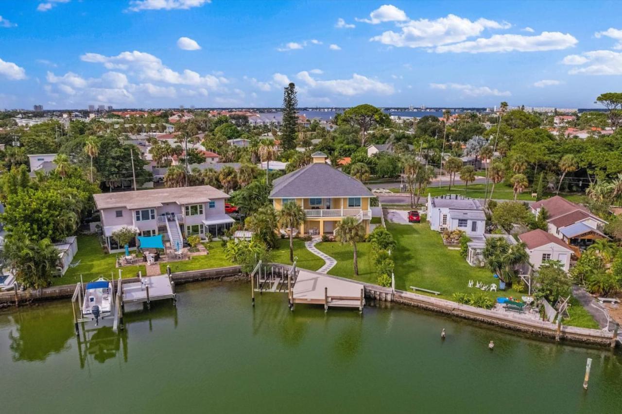 St. Pete Executive Waterfront Retreat Holiday home St. Pete Beach