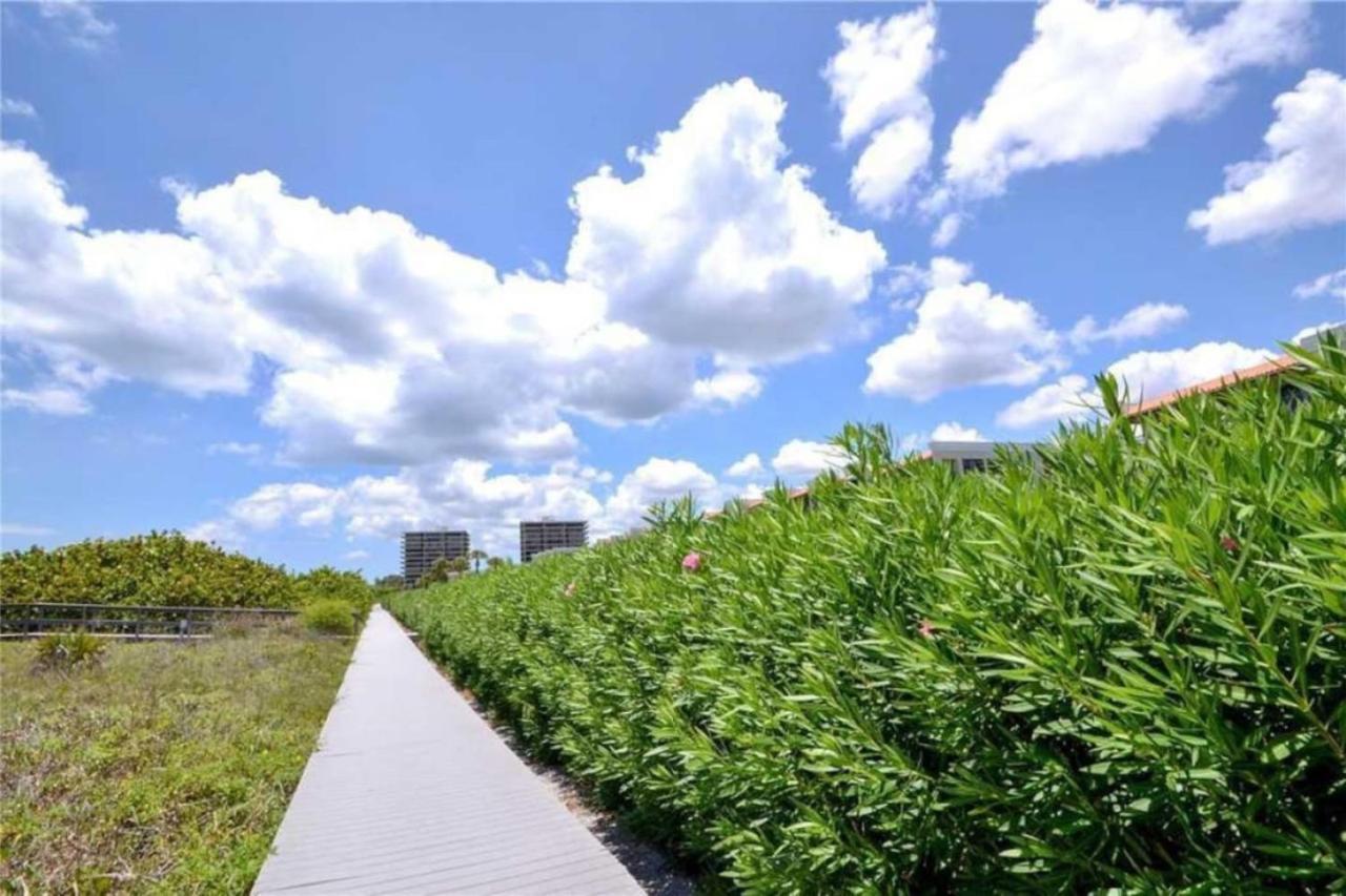 Lands End Beachfront Elegance Floor Corner * St. Pete Beach