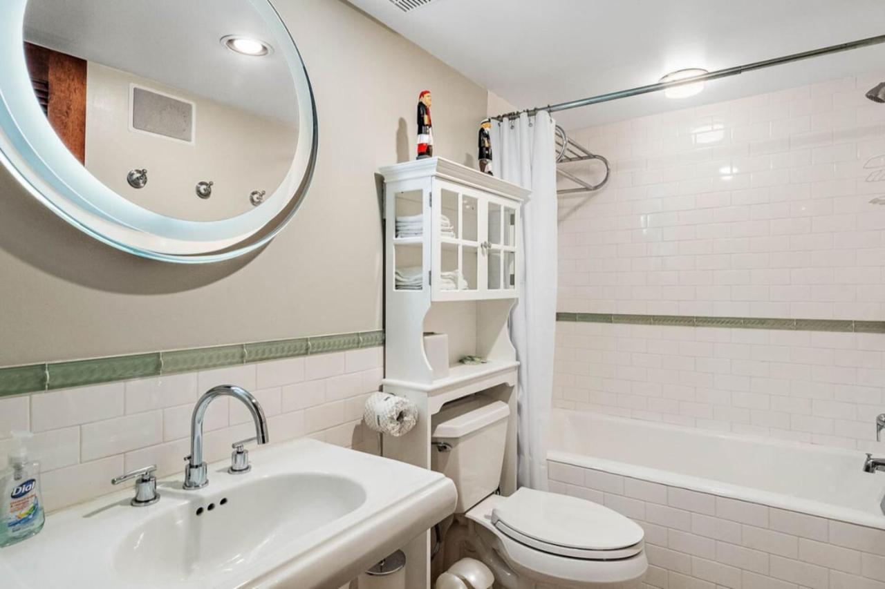 Lands End Beachfront Elegance Floor Corner *
