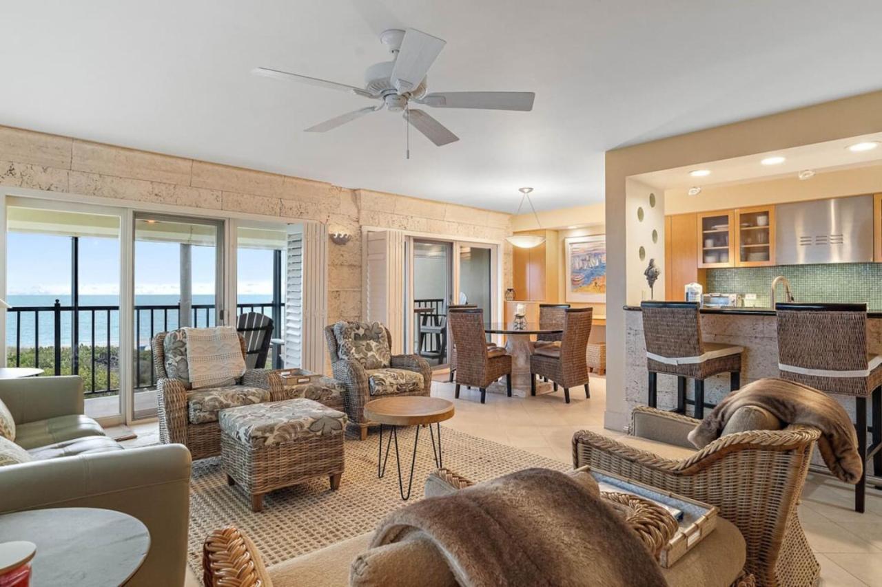 Holiday home Lands End Beachfront Elegance Floor Corner *
