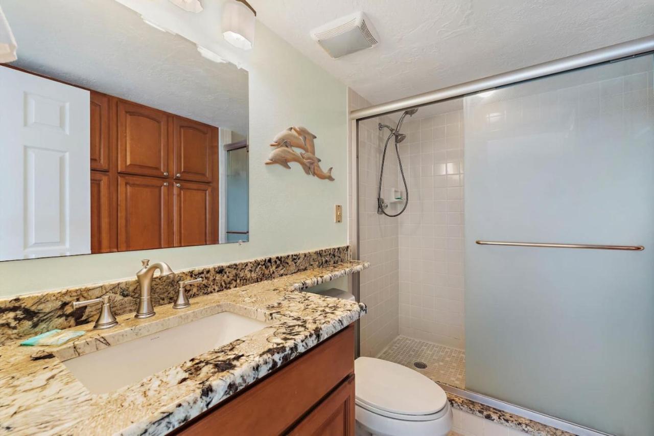Redington Towers 3f 2bd 2ba Beachfront Holiday home *