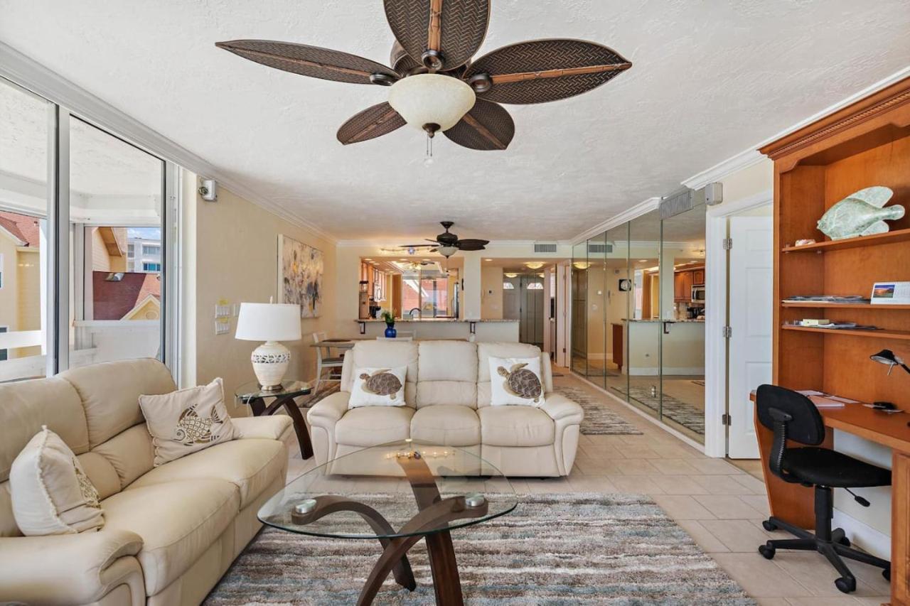 Redington Towers 3f 2bd 2ba Beachfront Holiday home *