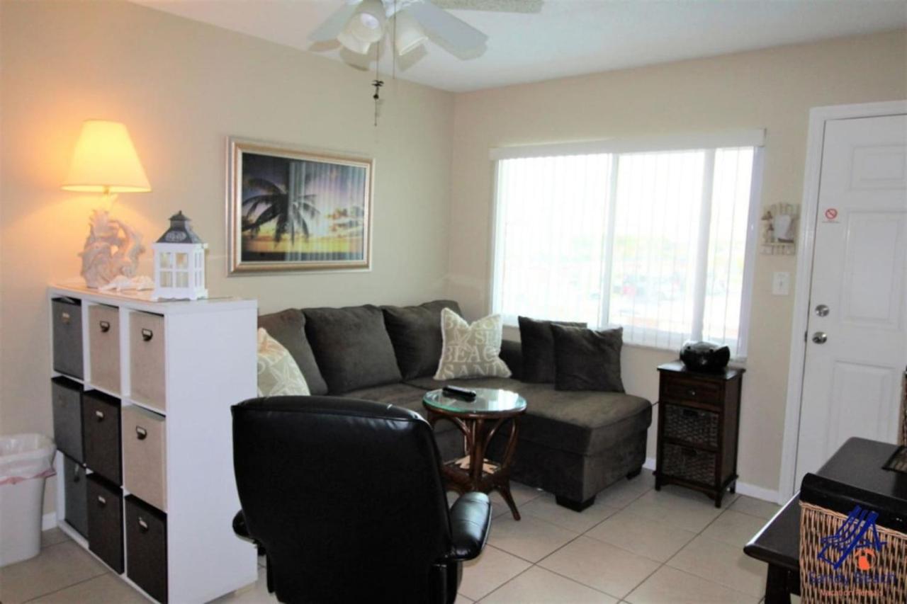 Madeira Tropic Breeze Unit 17 Second Floor Holiday home St. Pete Beach