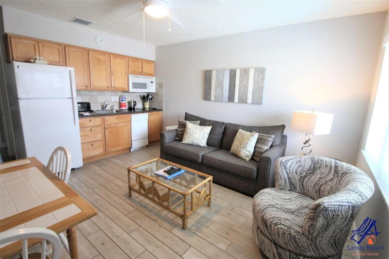 Madeira Tropic Breeze Unit 15 Second Floor Holiday home St. Pete Beach