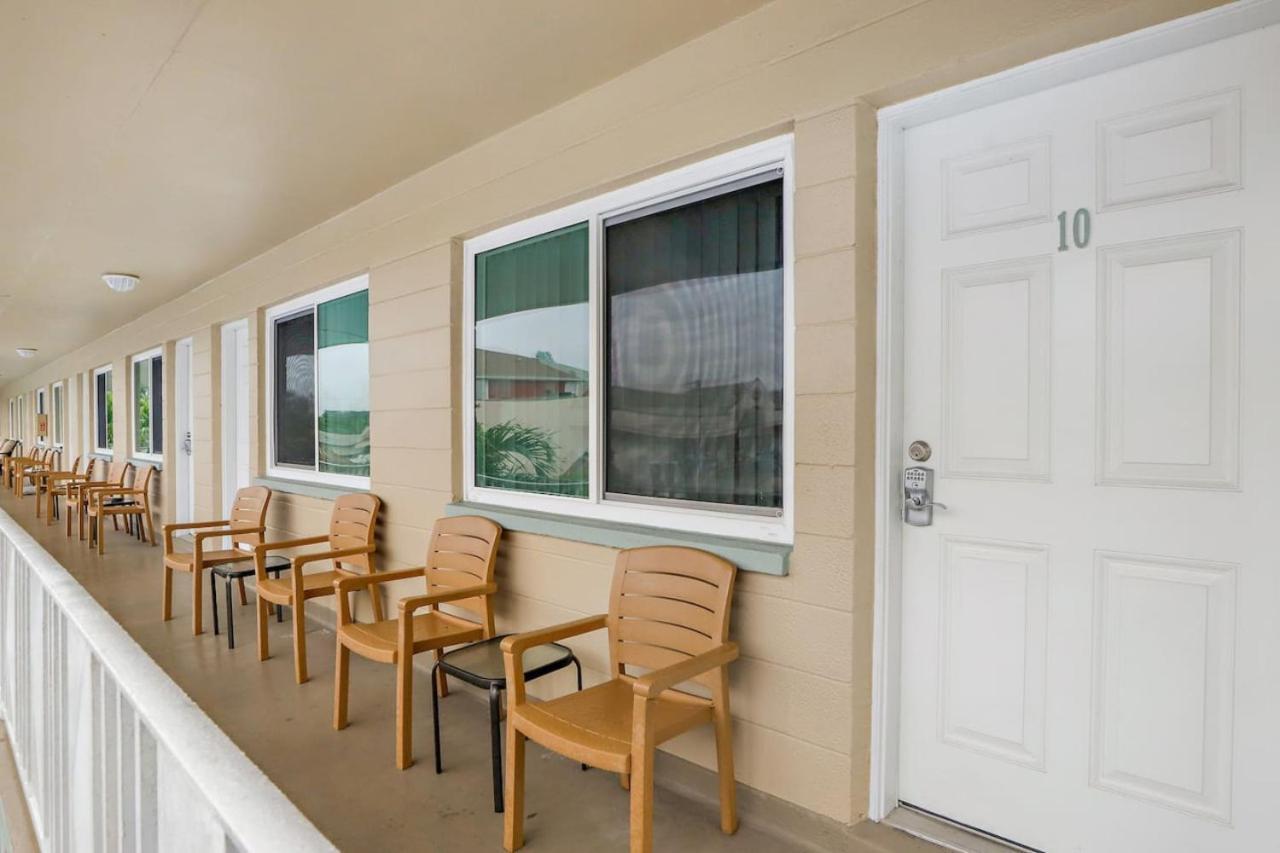 Tropic Breeze 10 Madeira St. Pete Beach