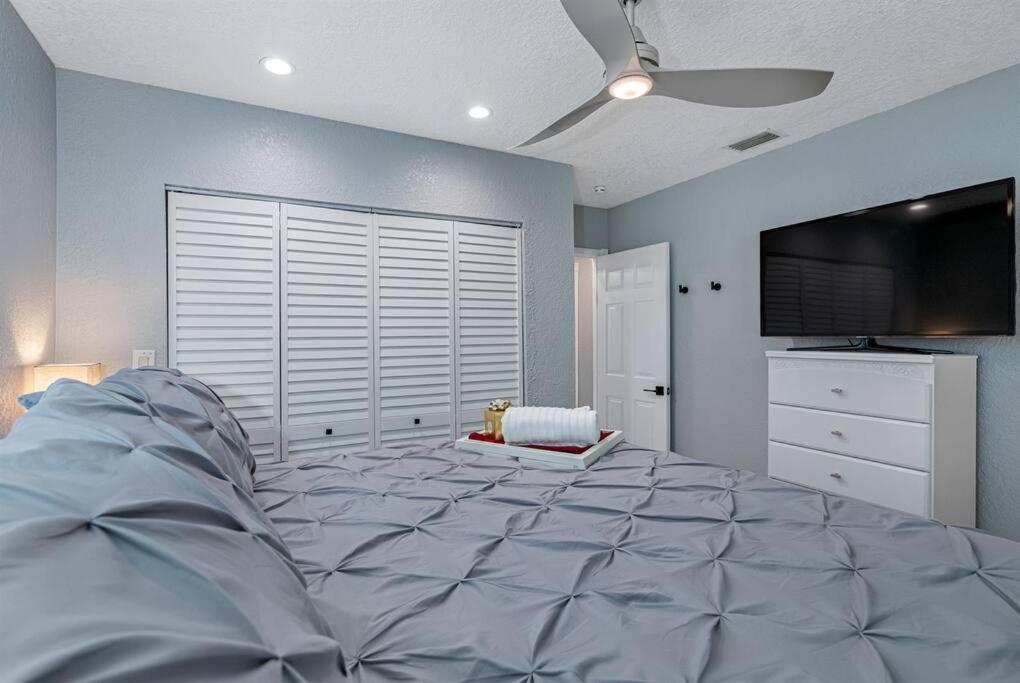 Amazing House Block From Beaches & Attractions St. Pete Beach