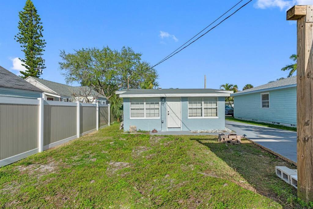 Holiday home Amazing House Block From Beaches & Attractions *