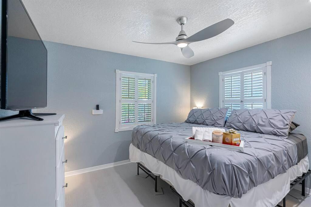 Amazing House Block From Beaches & Attractions Holiday home St. Pete Beach