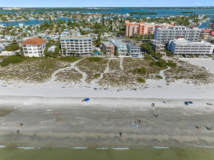 Amazing House Block From Beaches & Attractions Holiday home St. Pete Beach