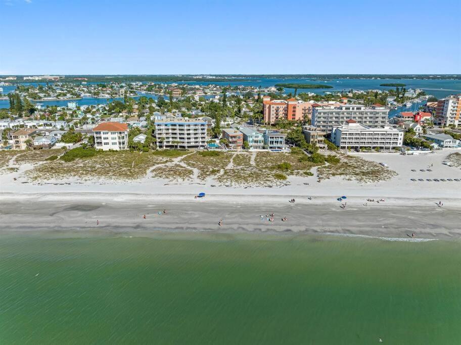 Amazing House Block From Beaches & Attractions * St. Pete Beach