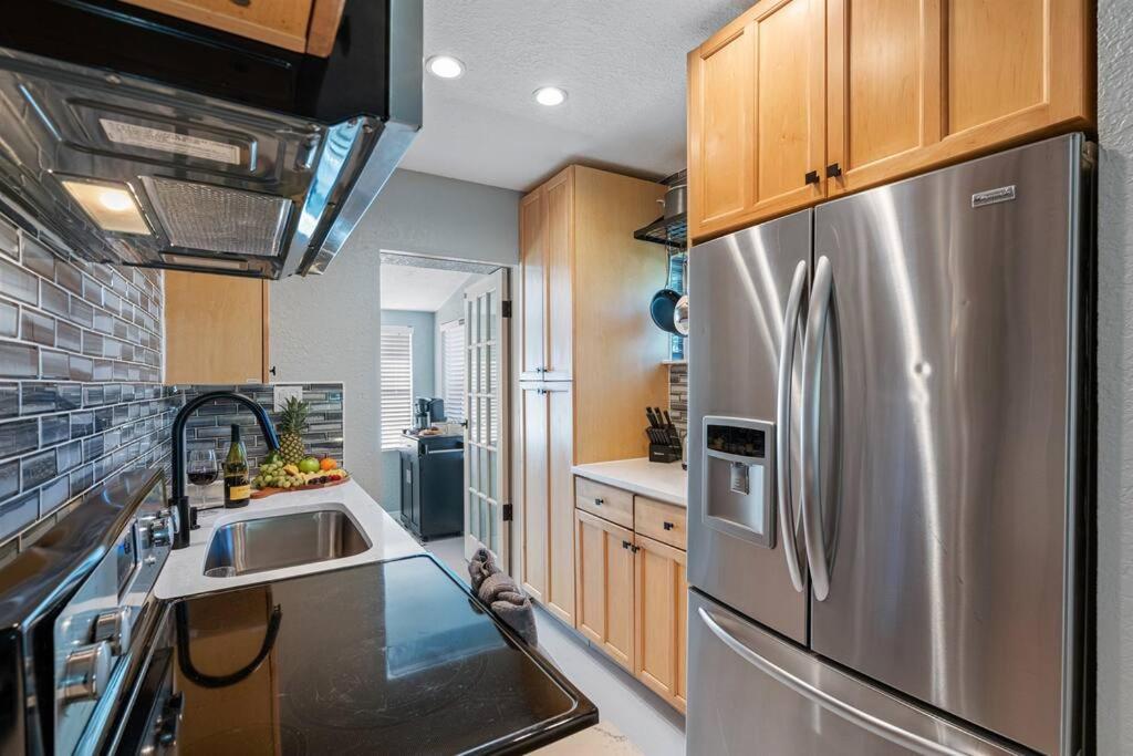 Amazing House Block From Beaches & Attractions *