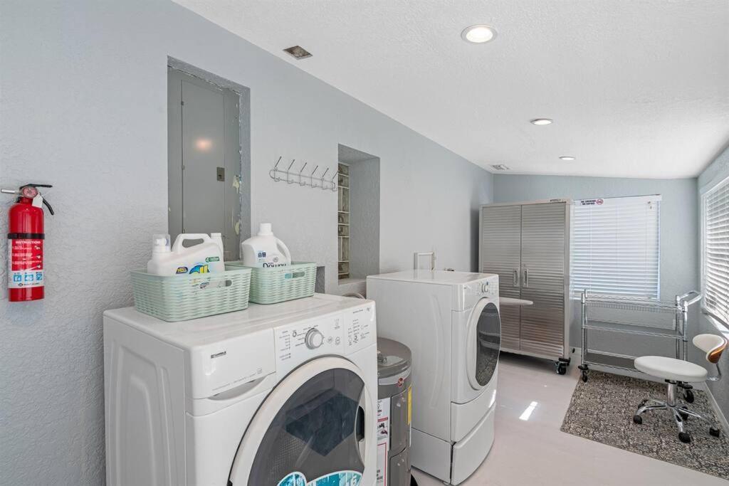 Amazing House Block From Beaches & Attractions * St. Pete Beach