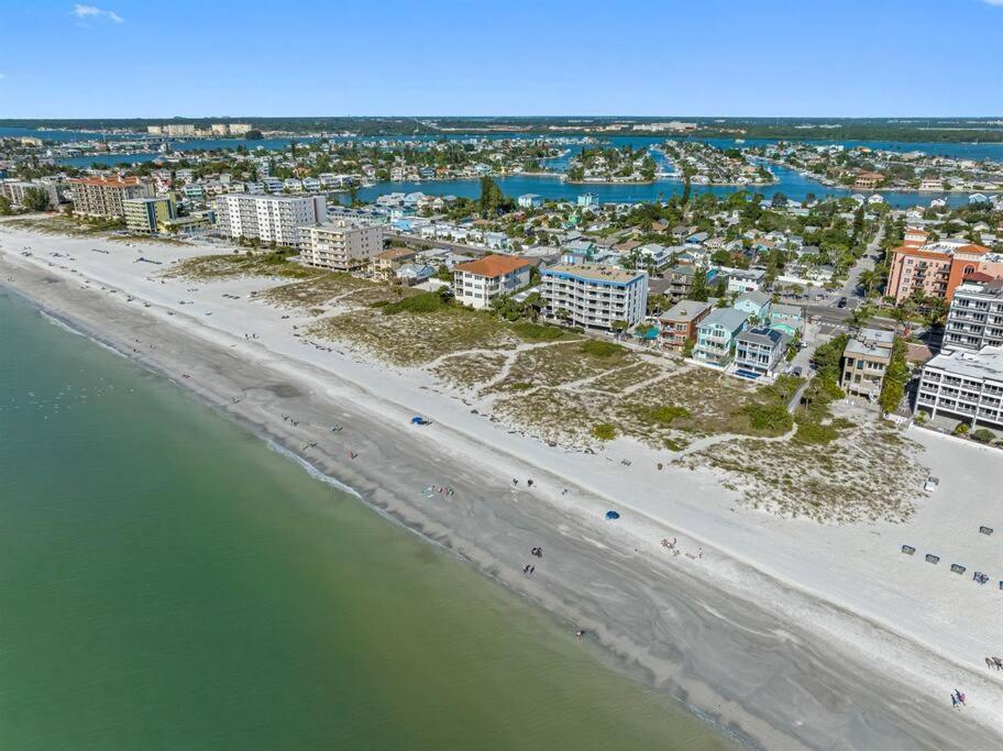 Amazing House Block From Beaches & Attractions