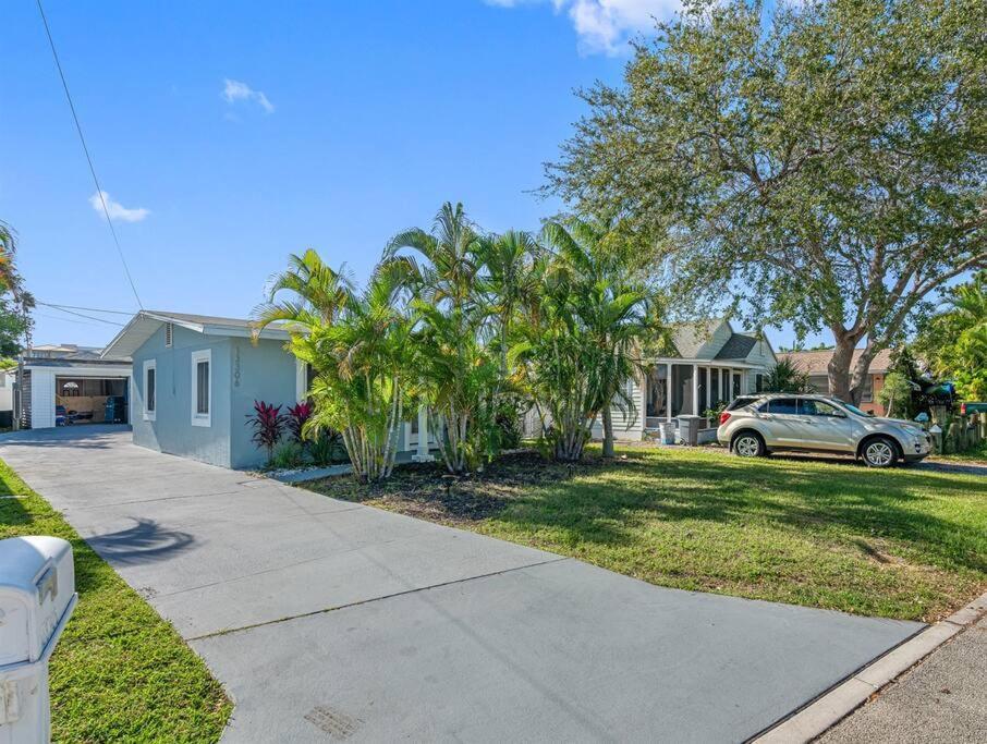 Holiday home Amazing House Block From Beaches & Attractions *