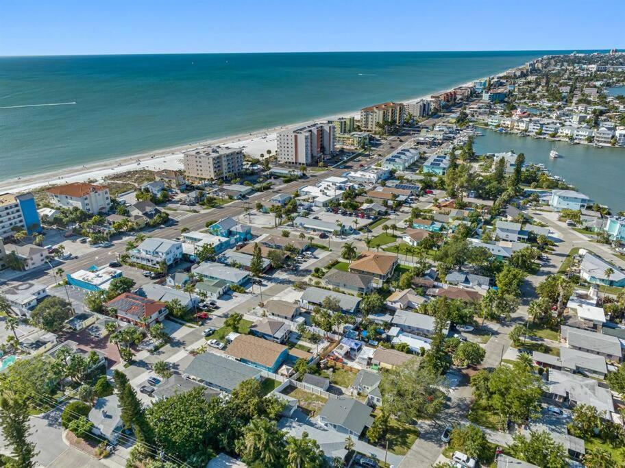 Amazing House Block From Beaches & Attractions Holiday home St. Pete Beach