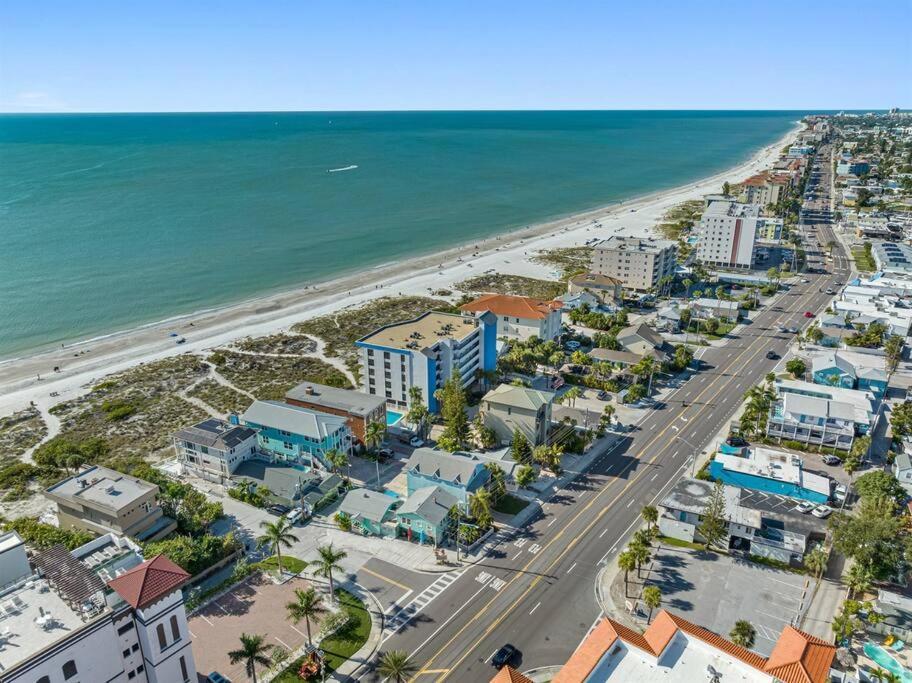 Amazing House Block From Beaches & Attractions *