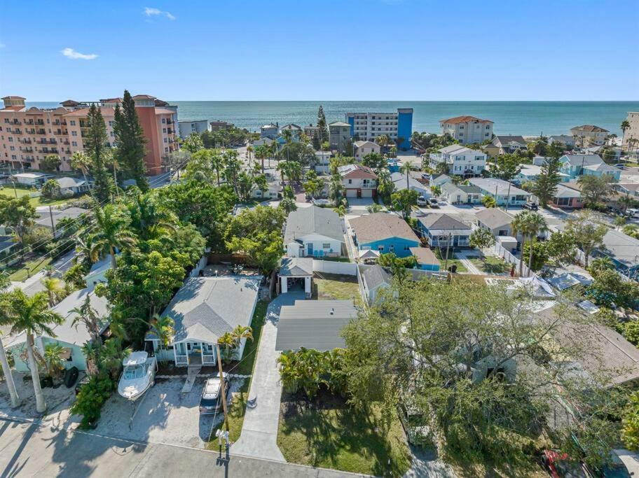Amazing House Block From Beaches & Attractions * St. Pete Beach