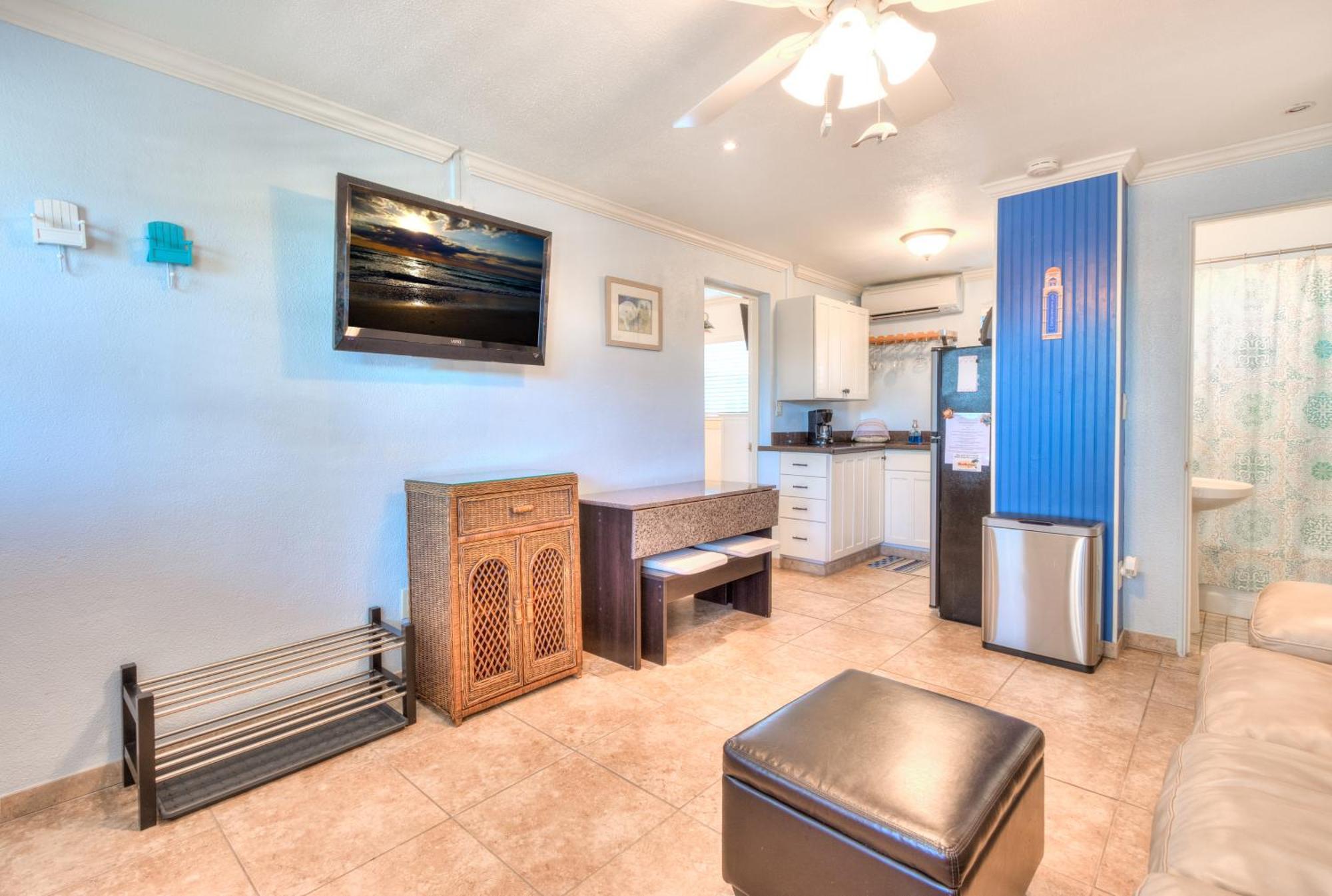 Tropic Terrace #51 - Beachfront Apartment St. Pete Beach