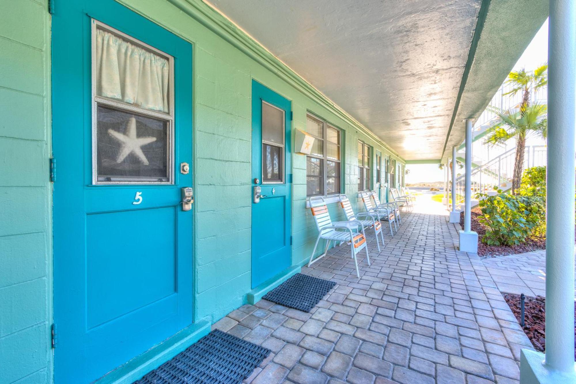 Tropic Terrace #5 - Beachfront Apartment *