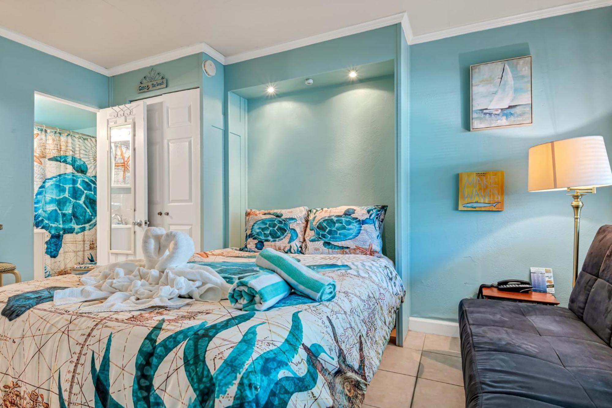 Tropic Terrace #4 - Beachfront Apartment *