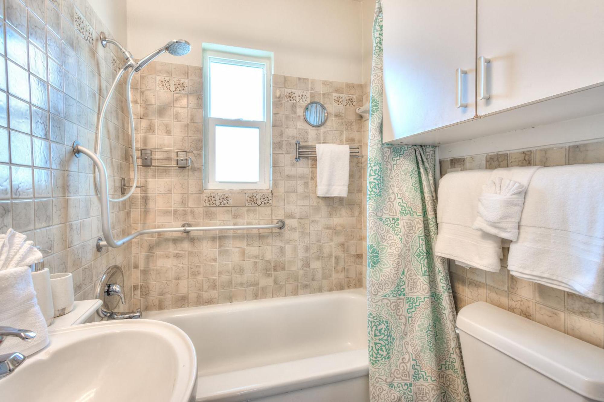 Tropic Terrace #51 - Beachfront Apartment St. Pete Beach