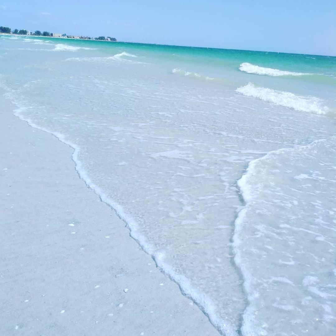 Apartment Tropic Terrace #5 - Beachfront St. Pete Beach