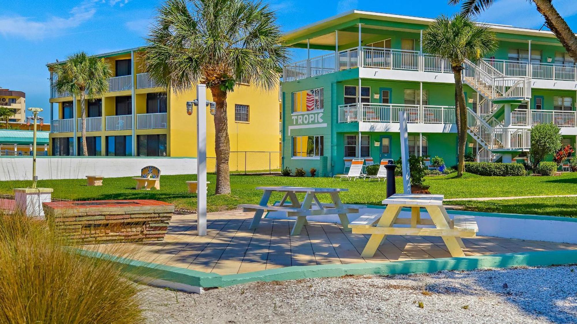 Apartment Tropic Terrace #5 - Beachfront *