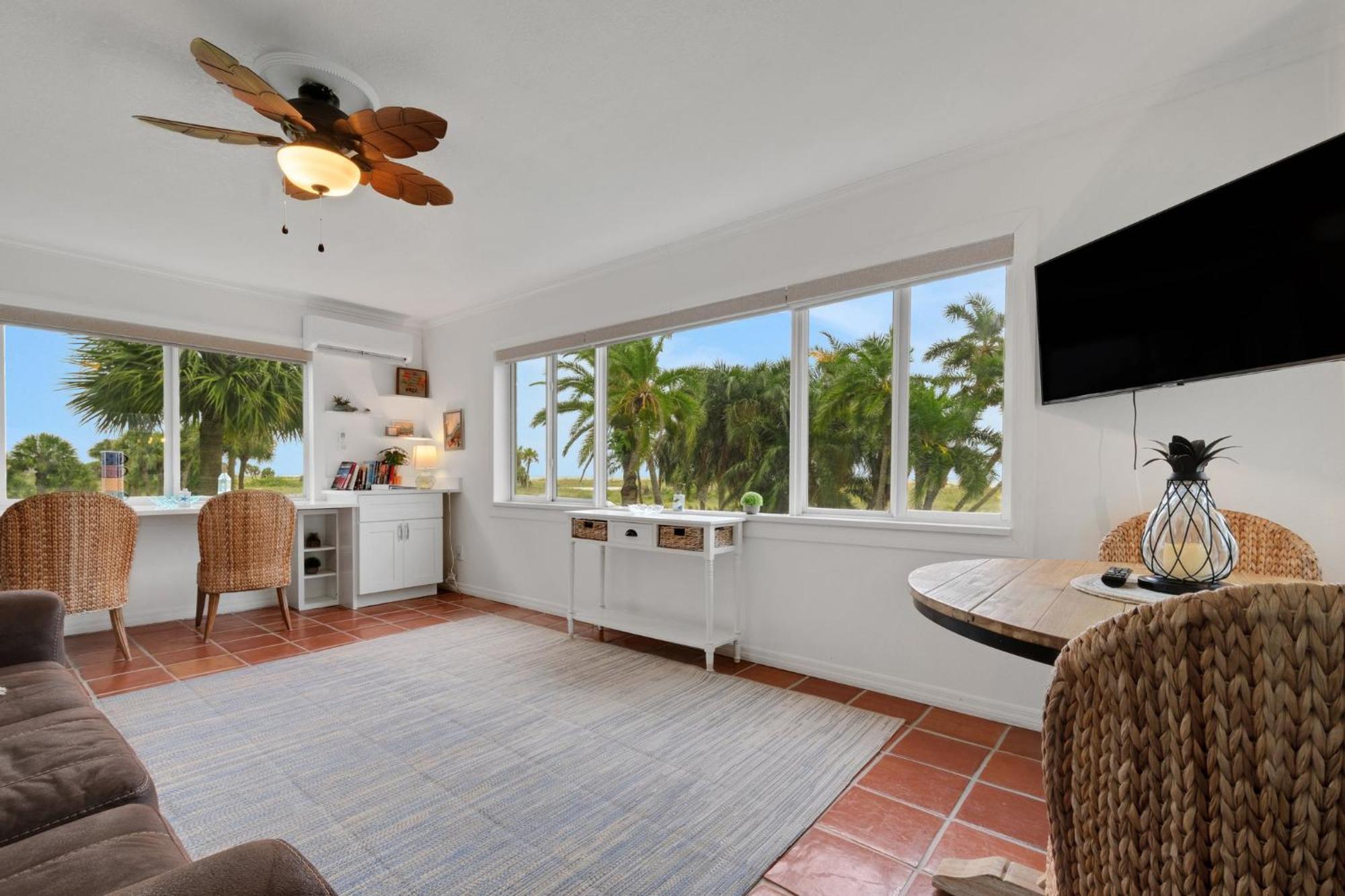 Tropic Terrace #27 -beach View Apartment *