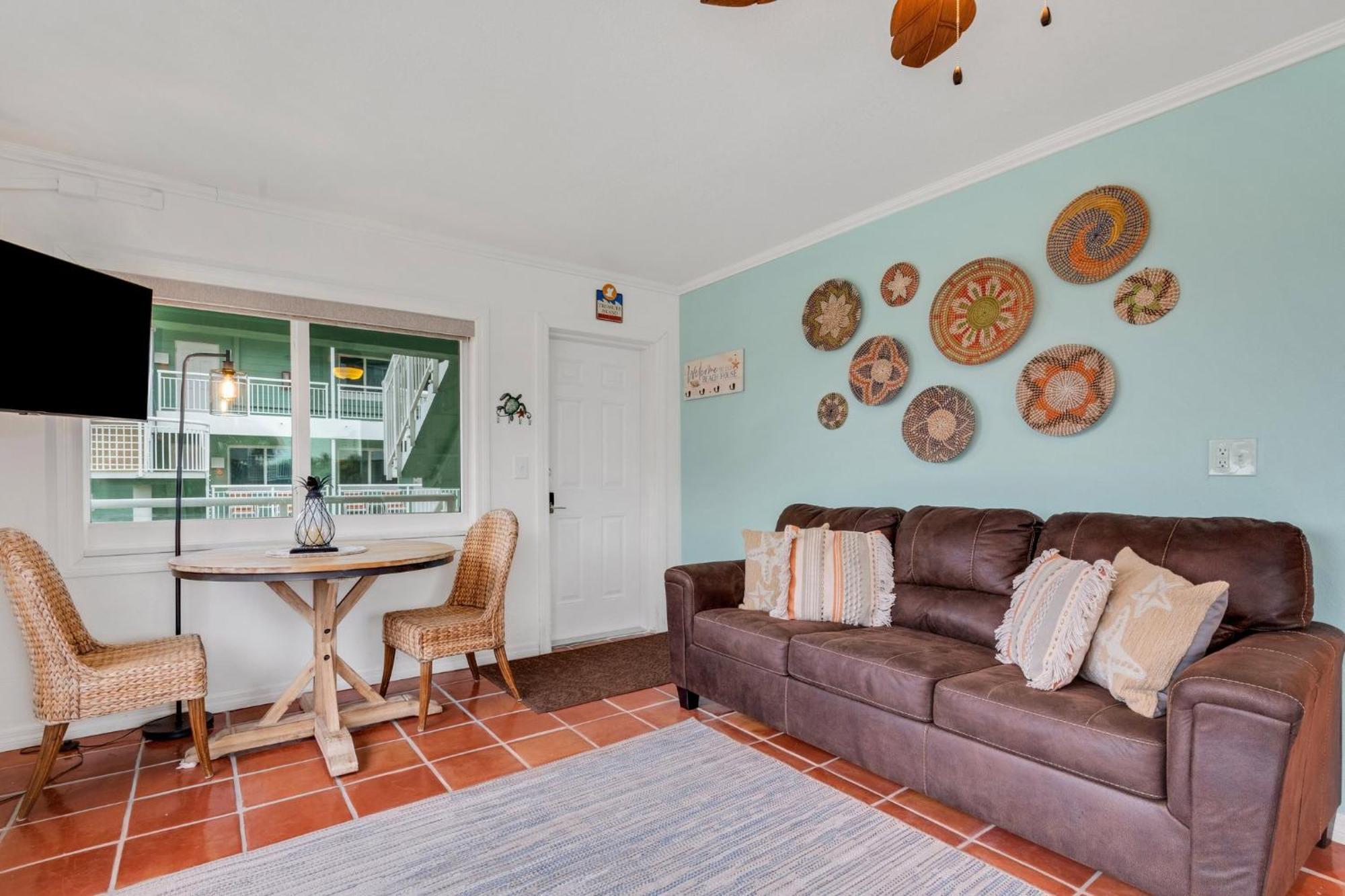 Tropic Terrace #27 -beach View Apartment *