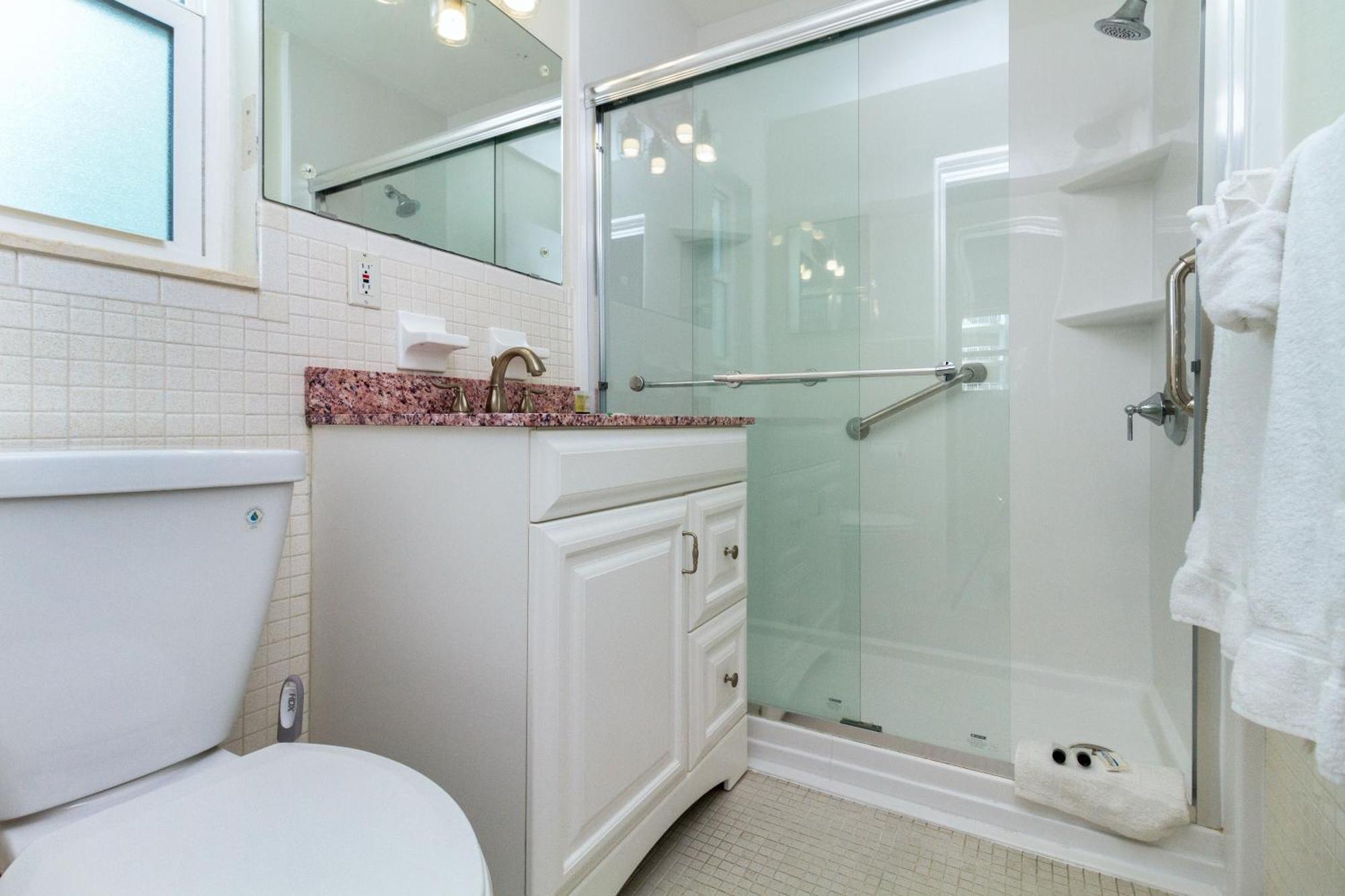 Tropic Terrace #44 - Beachfront Apartment *