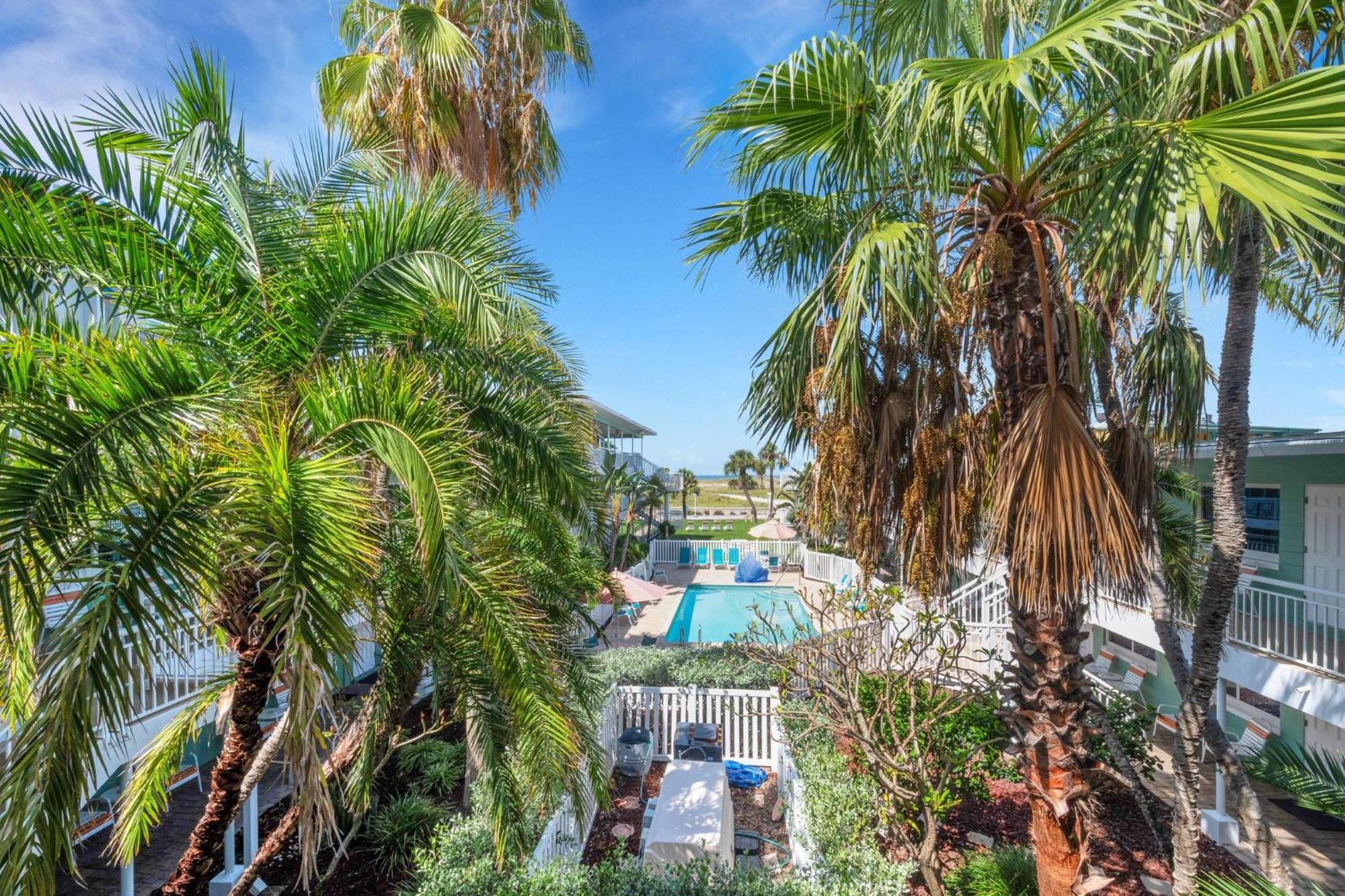 Tropic Terrace #37 - Beachfront Apartment St. Pete Beach