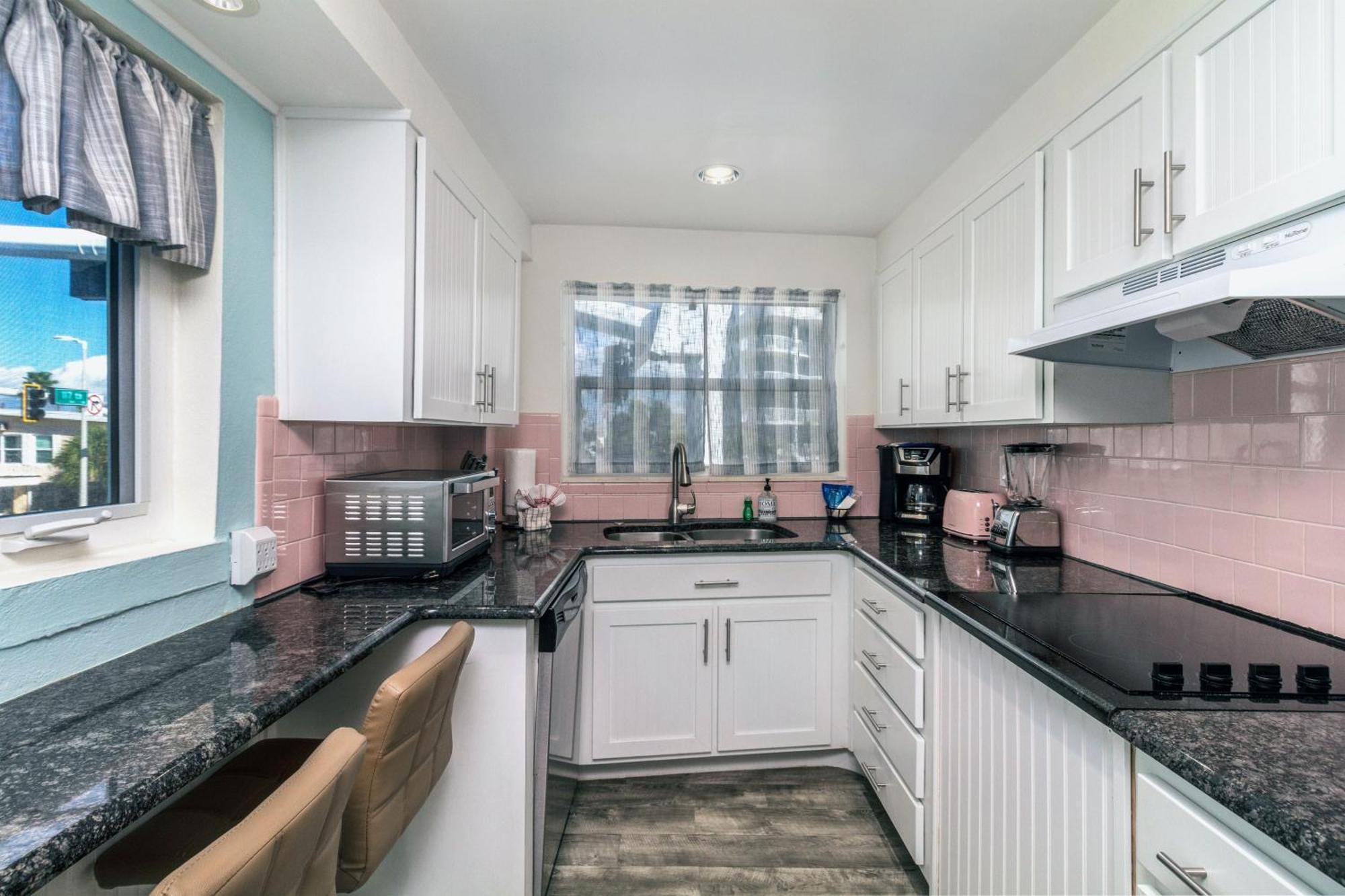 Tropic Terrace #44 - Beachfront Apartment St. Pete Beach