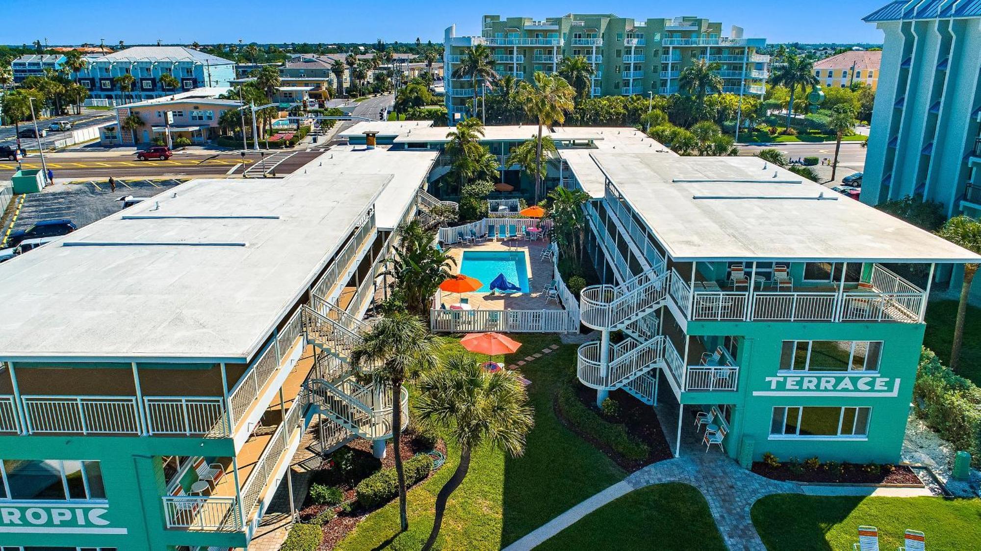 Apartment Tropic Terrace #3 - Beachfront St. Pete Beach