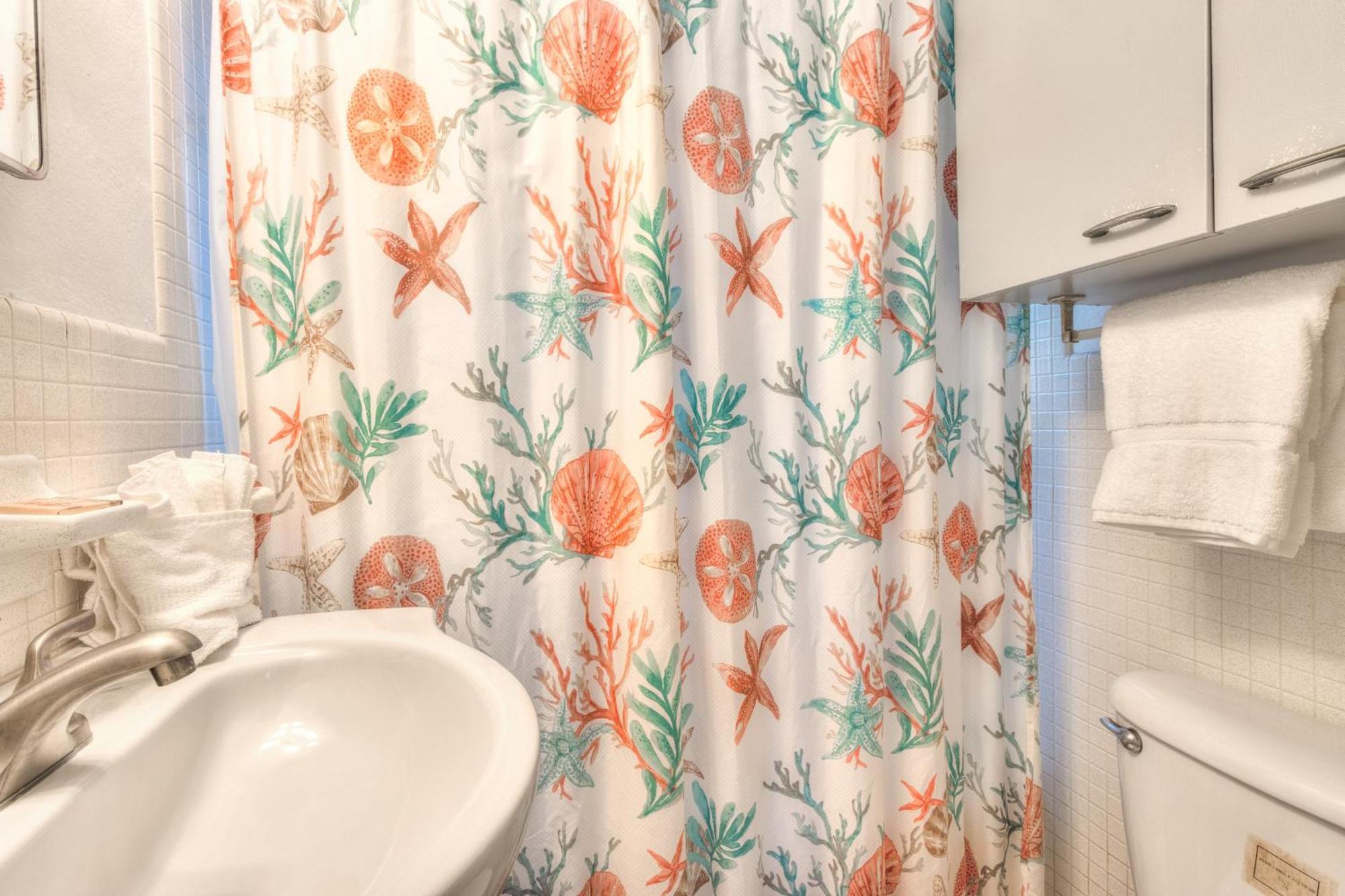 Apartment Tropic Terrace #24 - Beachfront St. Pete Beach