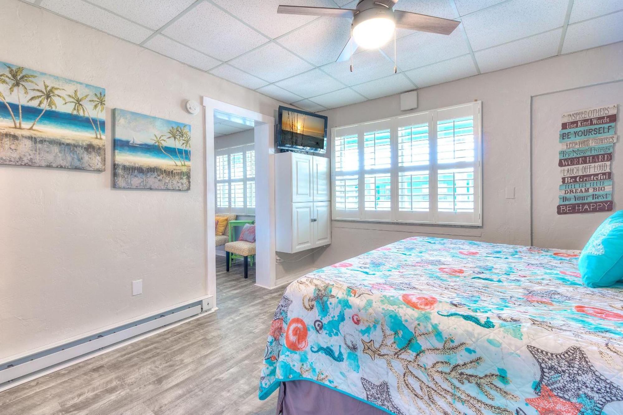 Tropic Terrace #35 - Beachfront Apartment St. Pete Beach