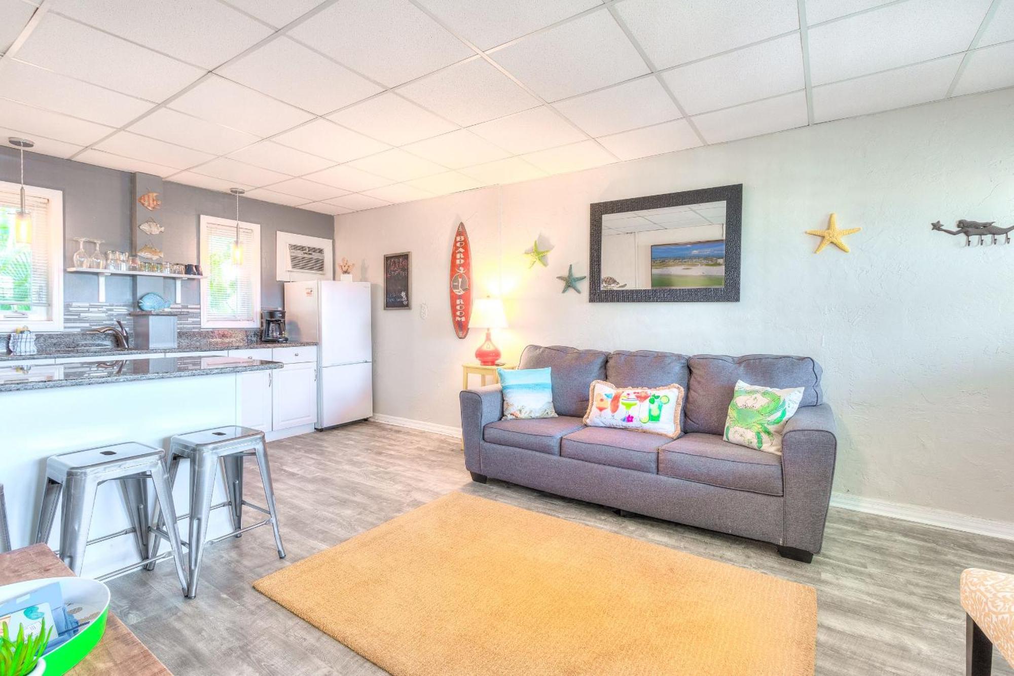 Tropic Terrace #35 - Beachfront Apartment St. Pete Beach