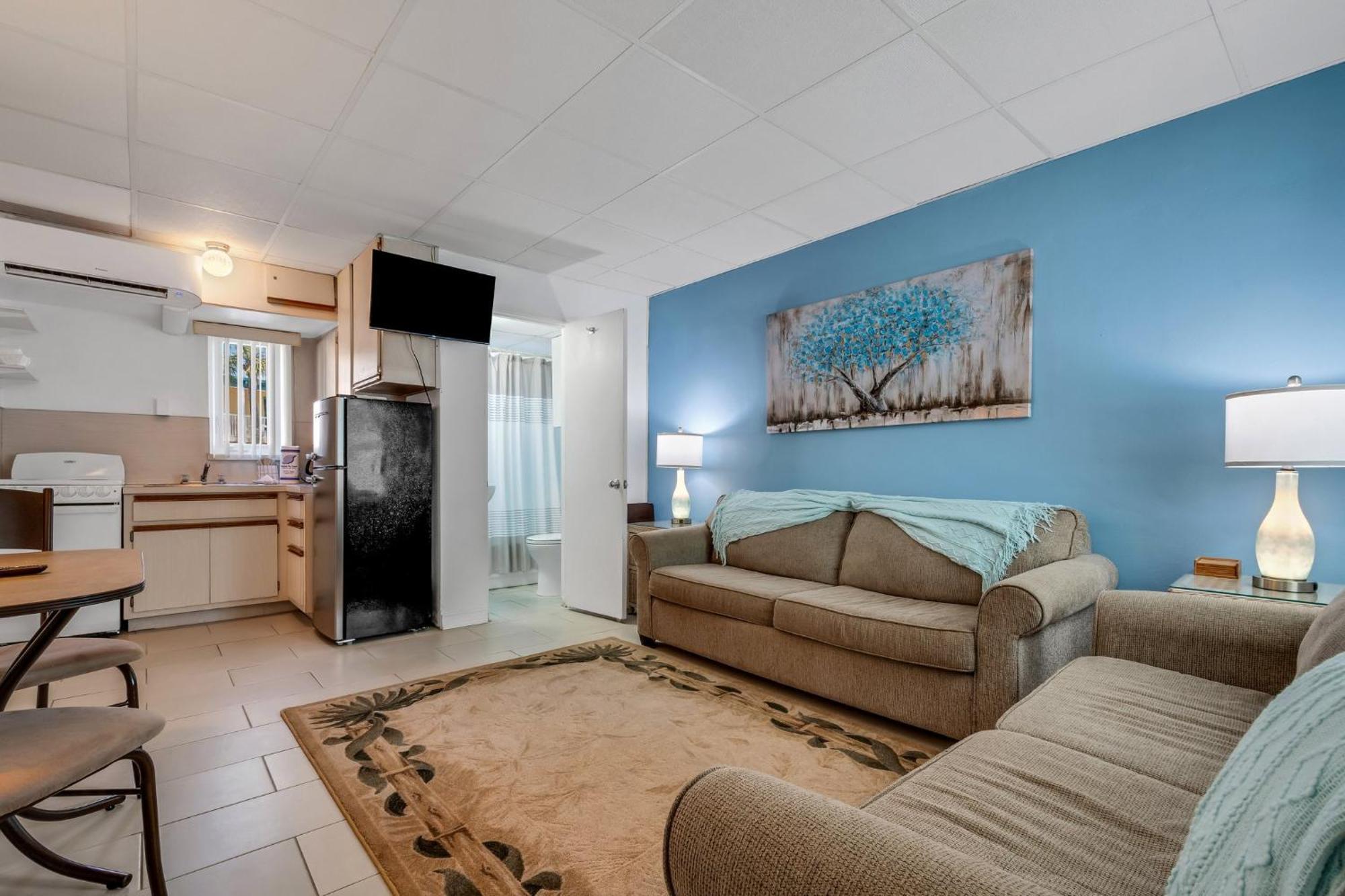 Resort Tropic Terrace #19 - Beachfront *